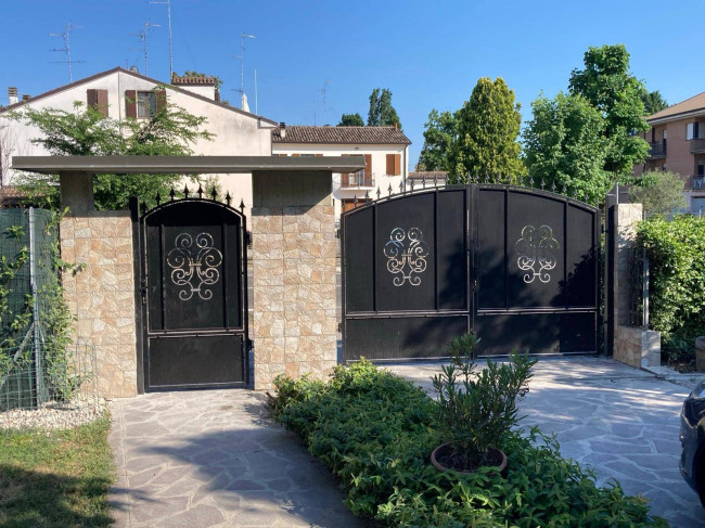 Villa Bifamiliare in vendita a Mirandola