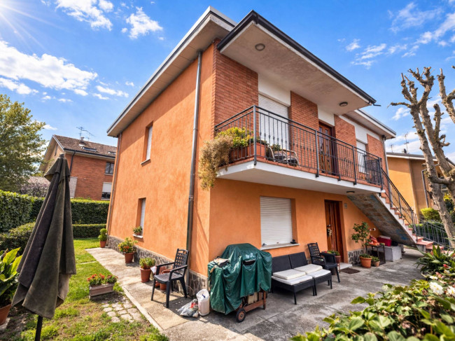 Villa Singola suddivisa in 2 Unità in vendita a Mirandola