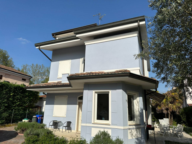 Villa Singola in vendita a Mirandola