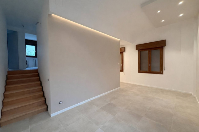 Appartamento al Piano Terra in vendita a Poggio Rusco