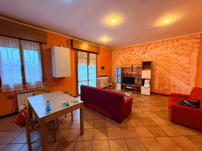 Appartamento al 3° ed Ultimo Piano in vendita a Poggio Rusco