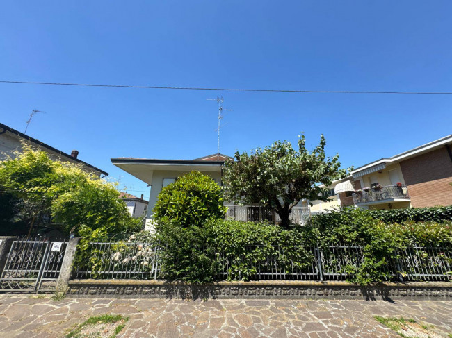 Villa Singola in vendita a Novi di Modena