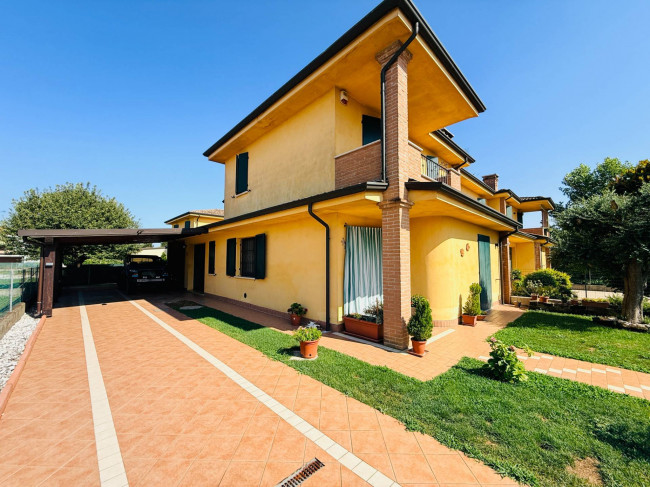 Villa di Testa in vendita a Borgo Mantovano