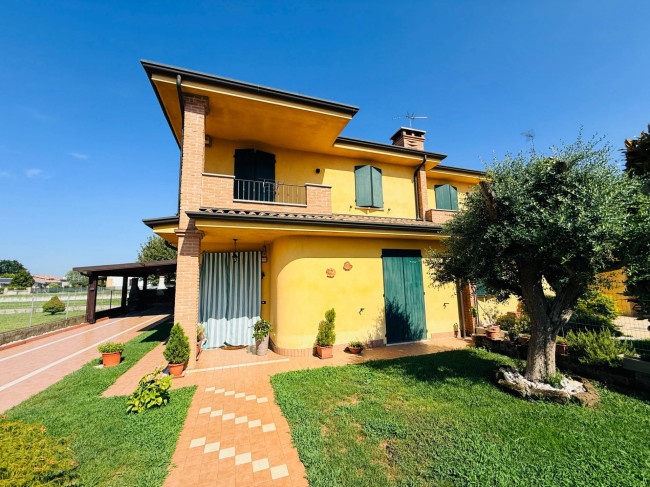 Villa di Testa in vendita a Borgo Mantovano