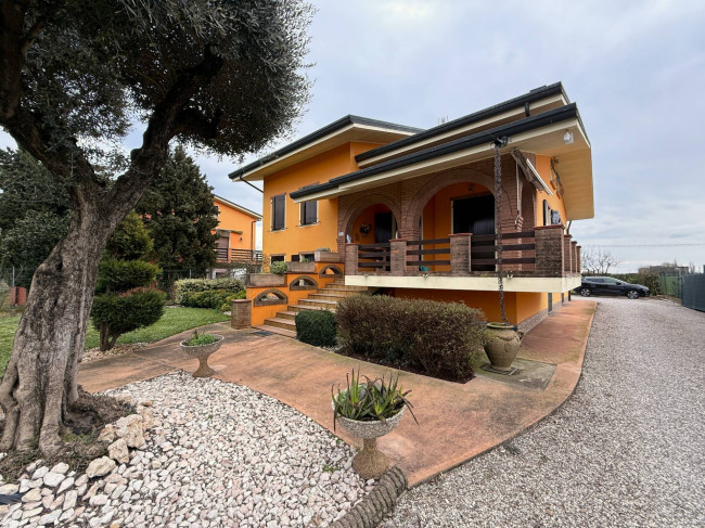 Villa Singola in vendita a Bondeno