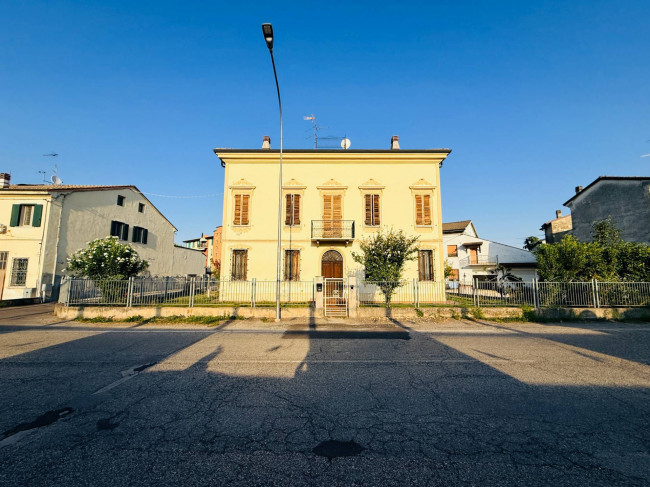 Appartamento con Ingresso Indipendente e Giardino Privato in vendita a Poggio Rusco