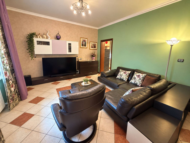 Appartamento con Ingresso Indipendente e Giardino Privato in vendita a Mirandola