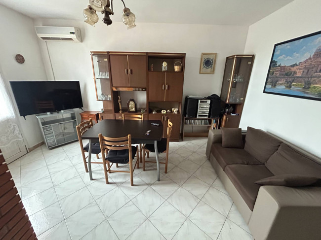 Appartamento al 2° ed ultimo Piano in affitto a Ostiglia