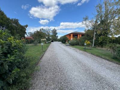Villa Singola con Piscina in vendita a Mirandola
