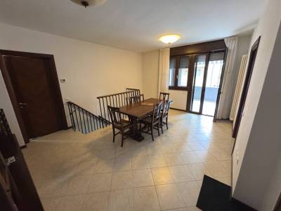 Appartamento al 1° Piano con zona Servizi al Piano Terra in vendita a Mirandola