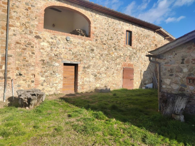 Casale in vendita a Montalcino