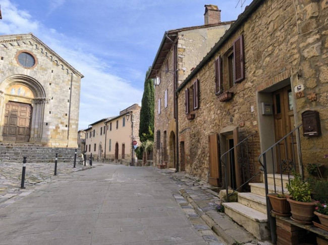 Appartamento in vendita a Montefollonico, Torrita Di Siena (SI)