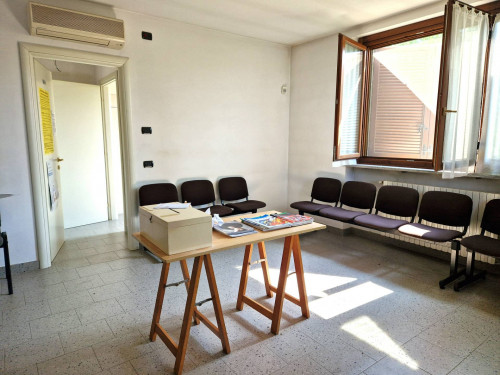 Studio/Ufficio in affitto a Linarolo