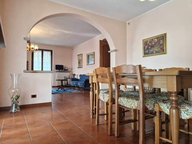 Villa in vendita a Santa Cristina e Bissone