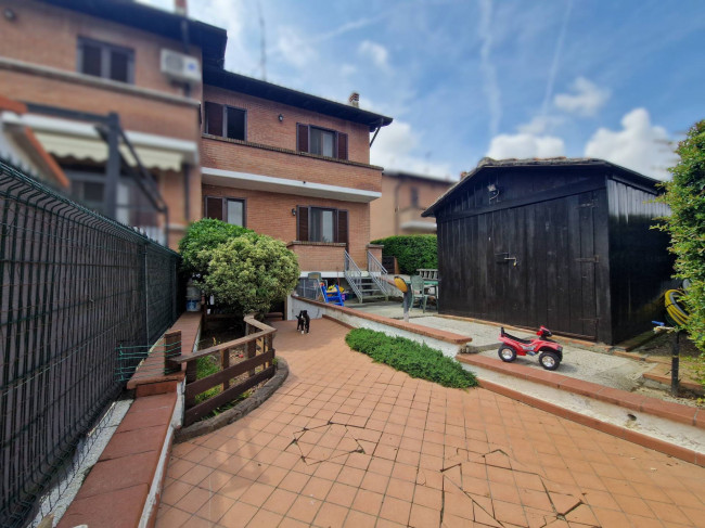 Villa trifamiliare in vendita a Magherno