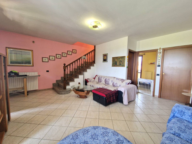 Villa trifamiliare in vendita a Magherno