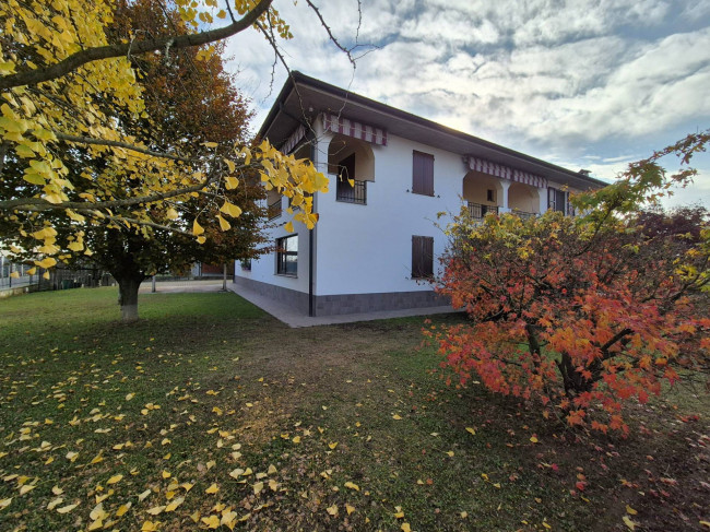 Villa in vendita a Linarolo