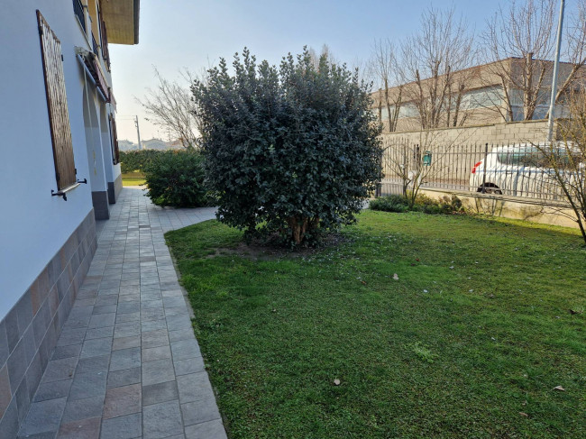 Villa in vendita a Linarolo