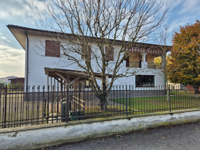 Villa in vendita a Linarolo