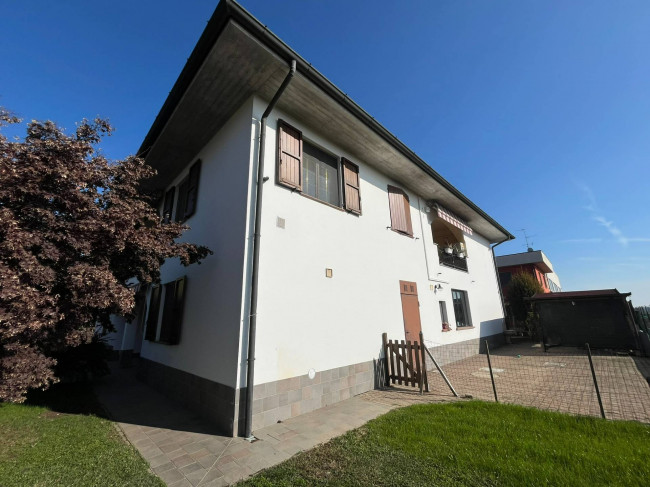 Villa in vendita a Linarolo