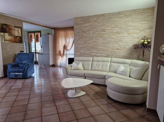 Villa in vendita a Linarolo