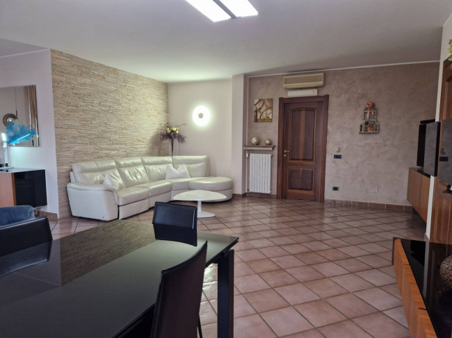 Villa in vendita a Linarolo