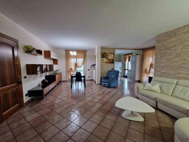 Villa in vendita a Linarolo