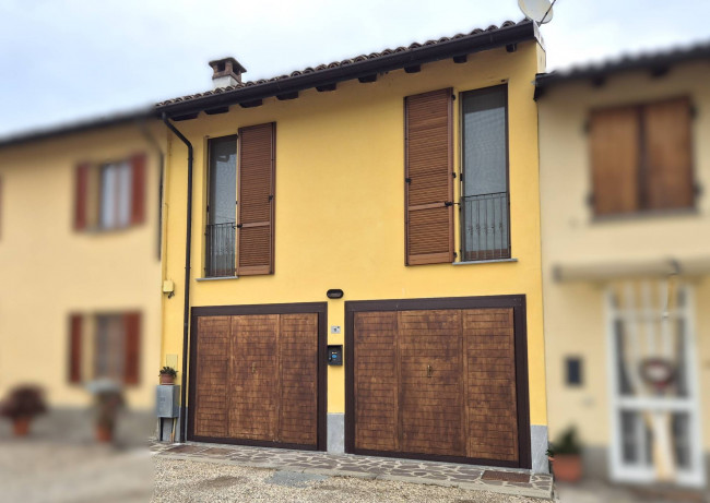 Casale di campagna in vendita a Linarolo