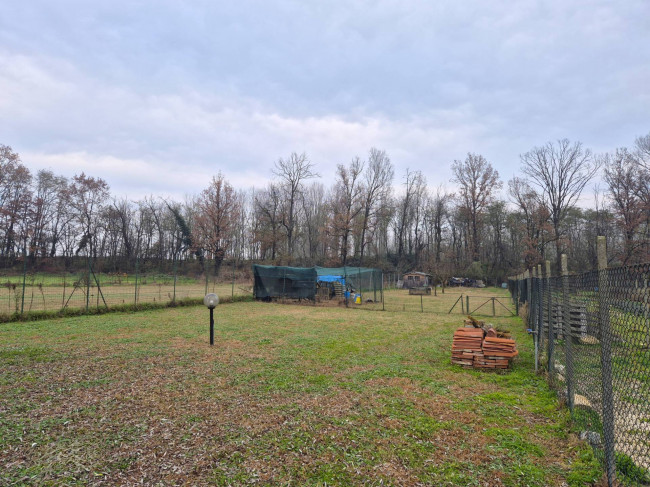 Casale di campagna in vendita a Linarolo