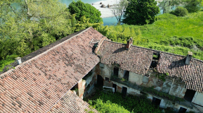 Casale di campagna in vendita a Vigevano