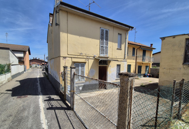 Casa semindipendente in vendita a Linarolo