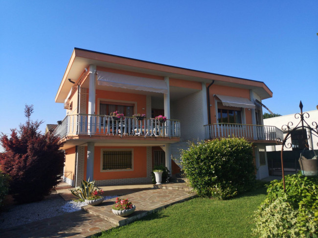 Villa in vendita a Stienta (RO)