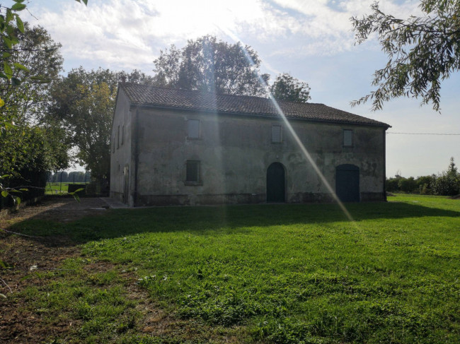 Rustico in vendita a Ferrara (FE)