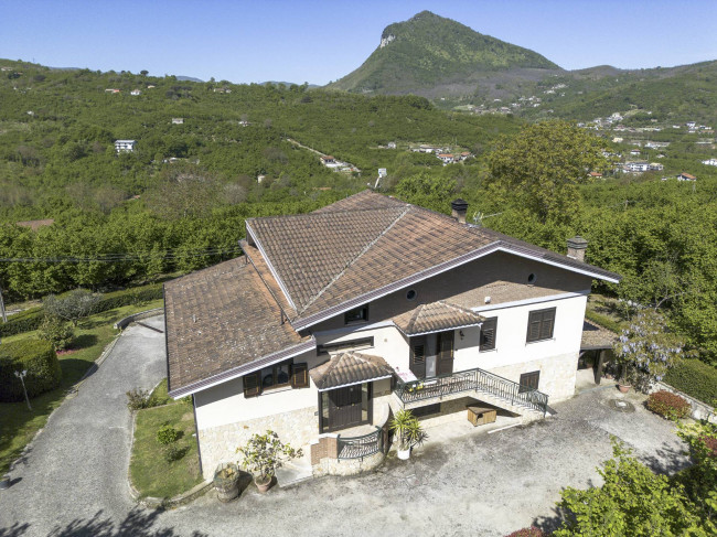 Villa in vendita a Aiello del Sabato