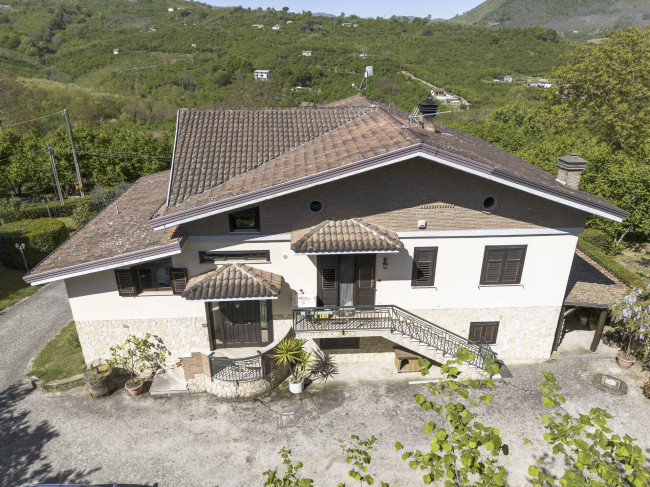 Villa in vendita a Aiello del Sabato