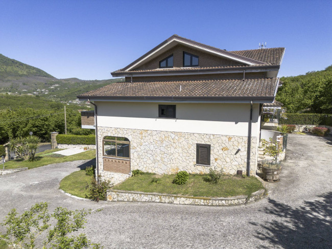 Villa in vendita a Aiello del Sabato