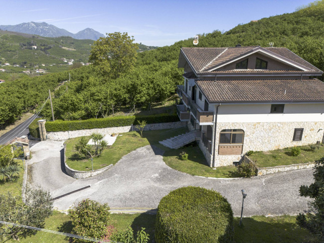 Villa in vendita a Aiello del Sabato