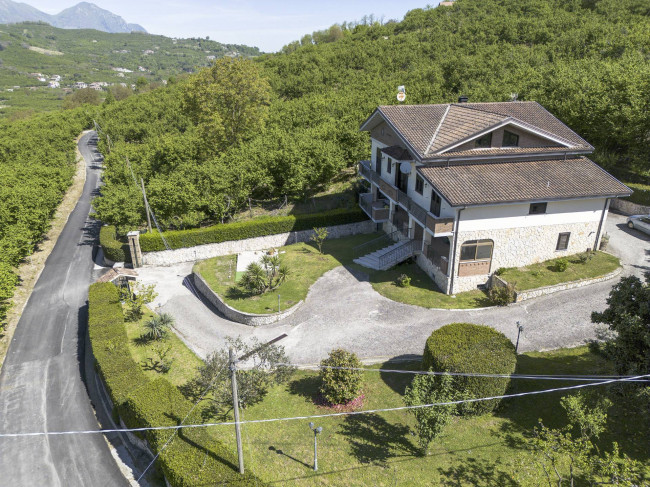 Villa in vendita a Aiello del Sabato