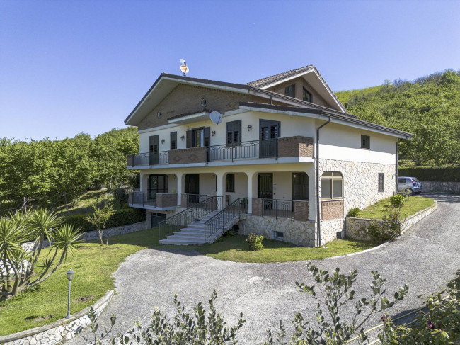 Villa in vendita a Aiello del Sabato