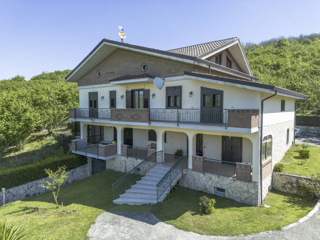 Villa in vendita a Aiello del Sabato