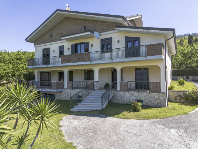 Villa in vendita a Aiello del Sabato