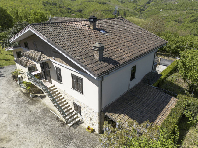 Villa in vendita a Aiello del Sabato