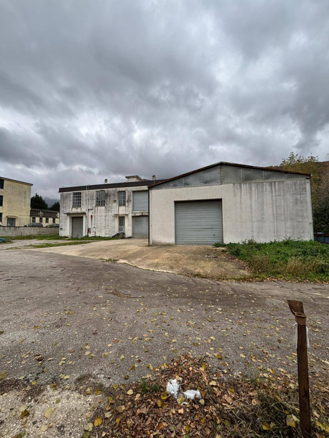 Opificio in vendita a Solofra