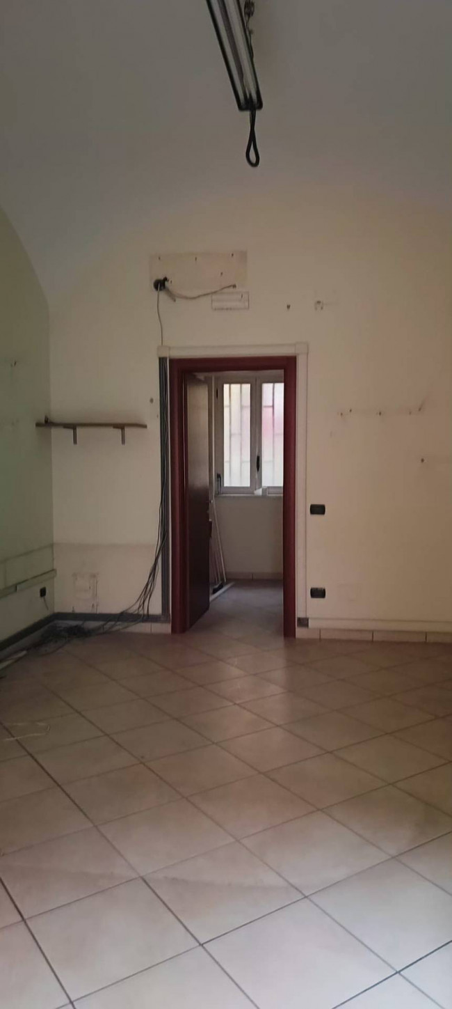 Locale commerciale in affitto a Nocera Inferiore