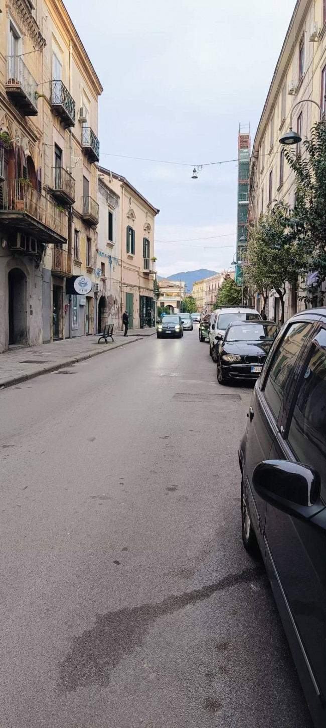 Locale commerciale in affitto a Nocera Inferiore