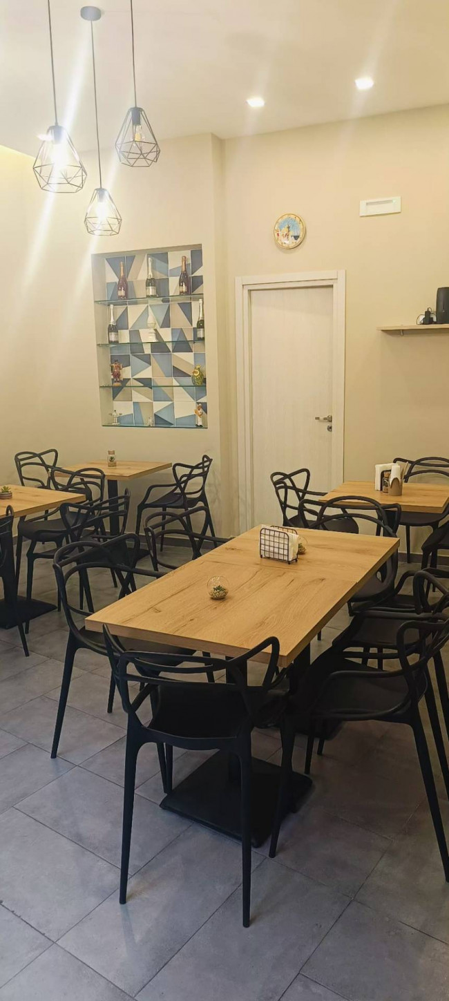 Locale commerciale in vendita a Nocera Inferiore