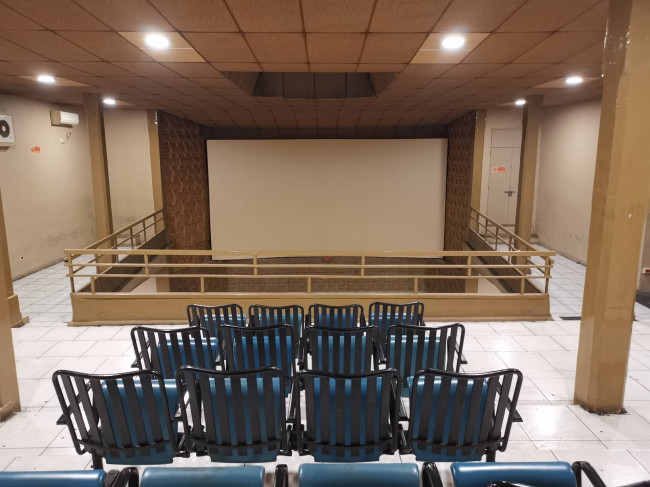 Edificio commerciale o terziario in vendita a Napoli