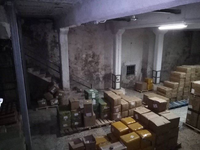 Edificio commerciale o terziario in vendita a Napoli