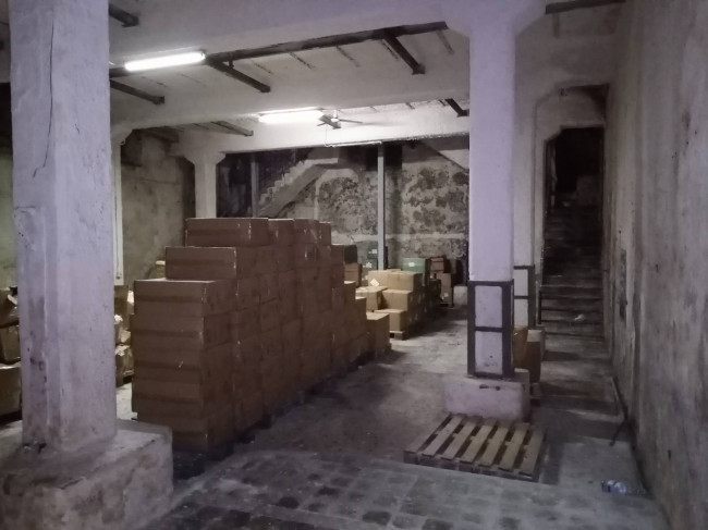 Edificio commerciale o terziario in vendita a Napoli