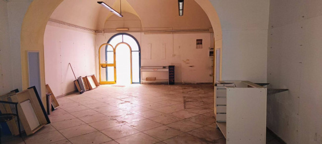 Locale commerciale in vendita a Nocera Inferiore